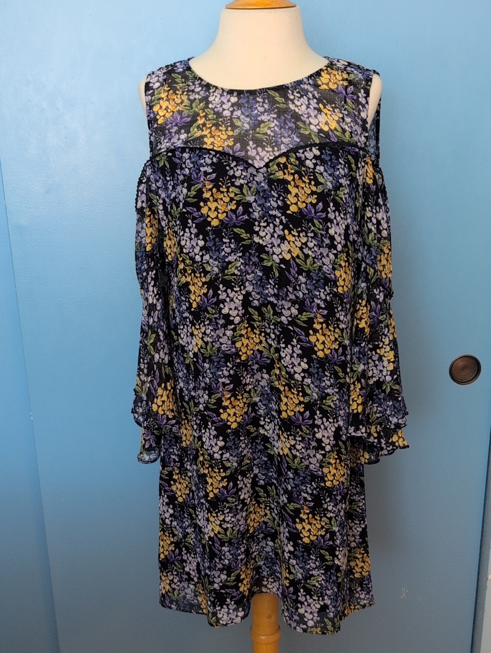 CeCe Lydia Chiffon Floral Cold Shoulder Bell Sleeve Shift Dress 10